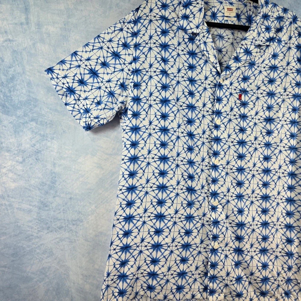 Levis Mens Relaxed Fit Short Sleeve Button Up Shirt Blue White Starburst Print M